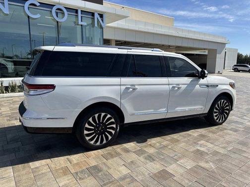 2024 Lincoln Navigator Black Label
