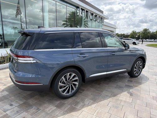 Whisper Blue Metallic Clearcoat 2026 Lincoln Aviator Premiere