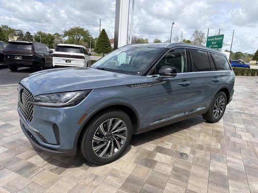 Whisper Blue Metallic Clearcoat 2026 Lincoln Aviator Premiere