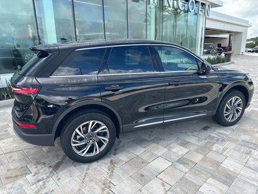 2025 Lincoln Corsair Premiere