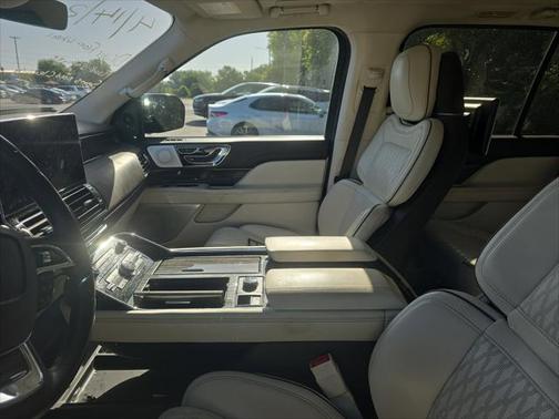 2022 Lincoln Navigator Black Label