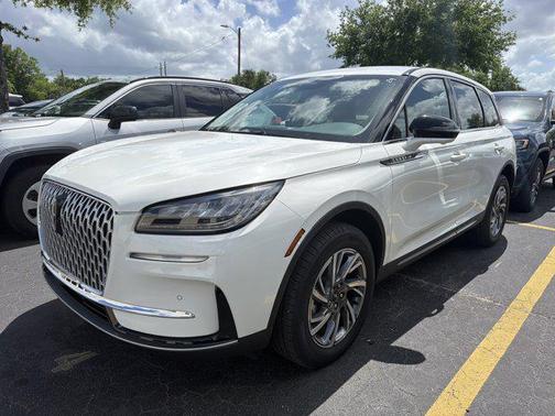 Pristine White Metallic Tri-Coat 2023 Lincoln Corsair Standard