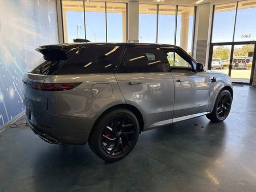 2024 Land Rover Range Rover Sport SE