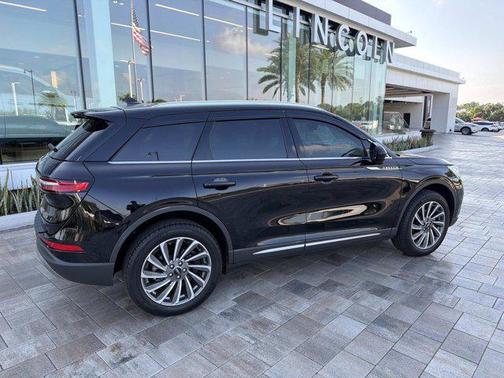 Infinite Black Metallic Clearcoat 2024 Lincoln Corsair Reserve