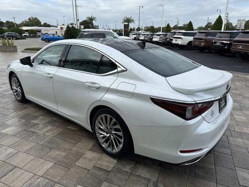 2022 Lexus ES 350 Ultra Luxury
