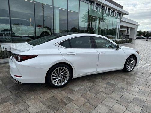 2022 Lexus ES 350 Ultra Luxury