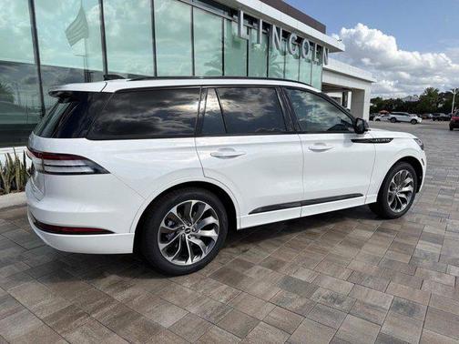 Pristine White Metallic Tri-Coat 2026 Lincoln Aviator Premiere
