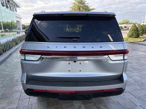 Silver Radiance Metallic Clearcoat 2024 Lincoln Navigator Black Label