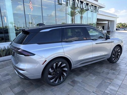 SILVER RADIANCE MET CC 2026 Lincoln Nautilus Black Label