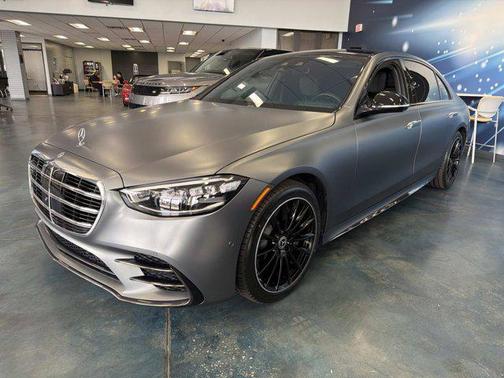 MANUFAKTUR Night Black Magno 2023 Mercedes-Benz S-Class 4MATIC