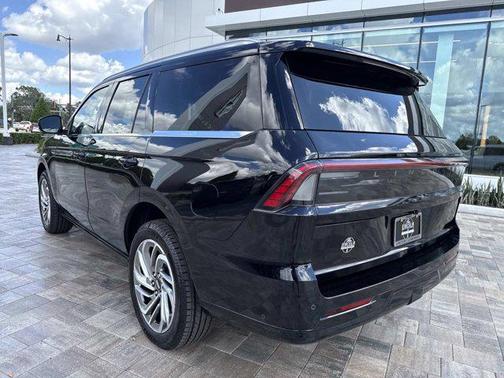 2025 Lincoln Navigator Reserve