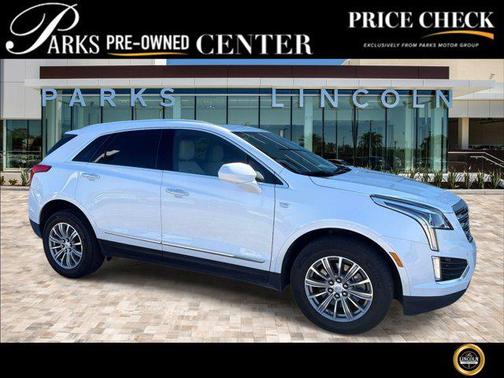Crystal White Tricoat 2018 Cadillac XT5 Luxury