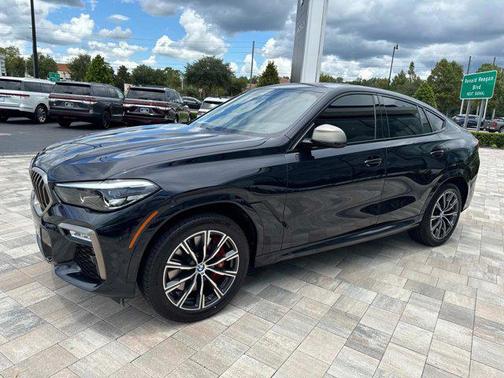2021 BMW X6 M50i