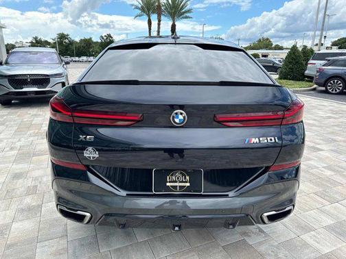 2021 BMW X6 M50i