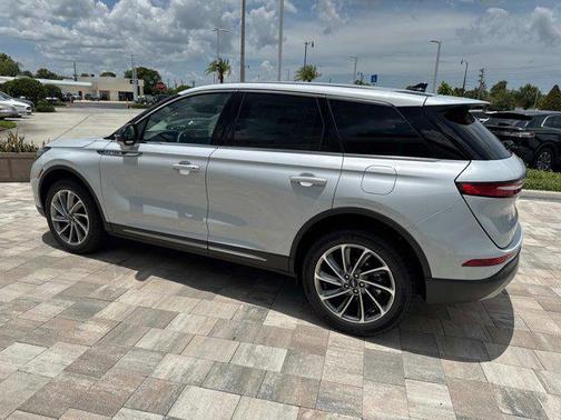 2025 Lincoln Corsair Premiere
