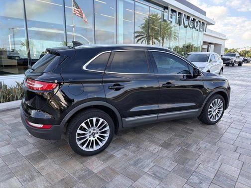Diamond Black Metallic 2017 Lincoln MKC Reserve