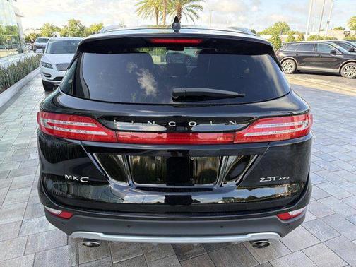 Diamond Black Metallic 2017 Lincoln MKC Reserve