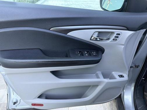 Lunar Silver Metallic 2019 Honda Pilot EX-L