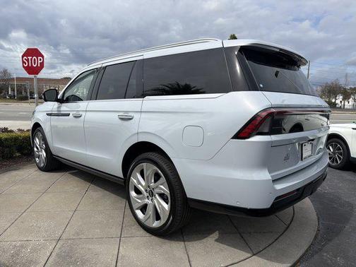 2025 Lincoln Navigator Black Label