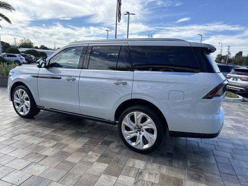 2025 Lincoln Navigator Black Label