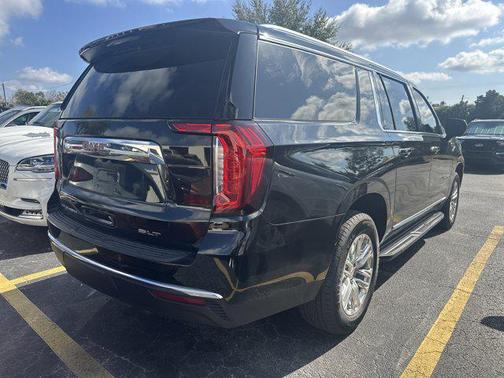 2024 GMC Yukon XL SLT