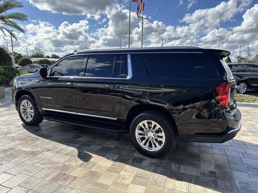 2024 GMC Yukon XL SLT