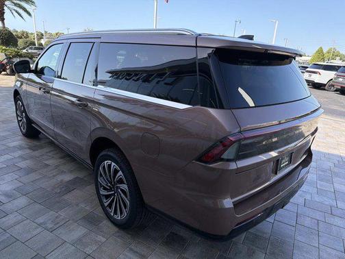 Sunrise Copper Metallic Pearlcoat 2026 Lincoln Navigator Black Label