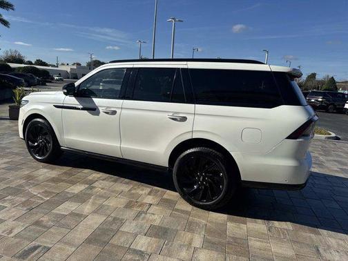 2025 Lincoln Navigator Reserve