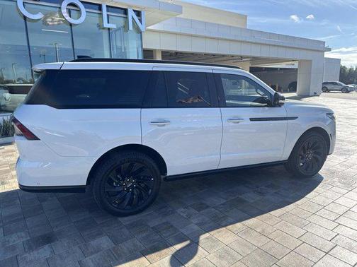 2025 Lincoln Navigator Reserve