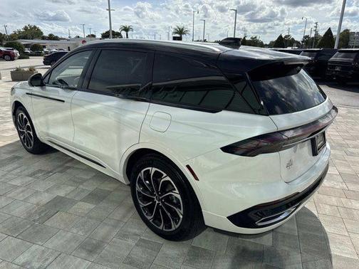 2025 Lincoln Nautilus Reserve