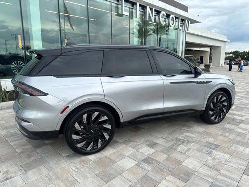 2024 Lincoln Nautilus Reserve
