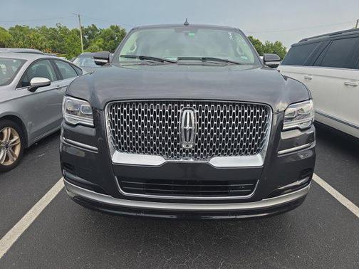 2022 Lincoln Navigator Standard