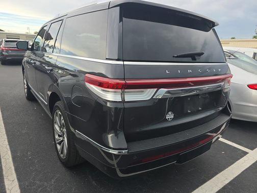 2022 Lincoln Navigator Standard