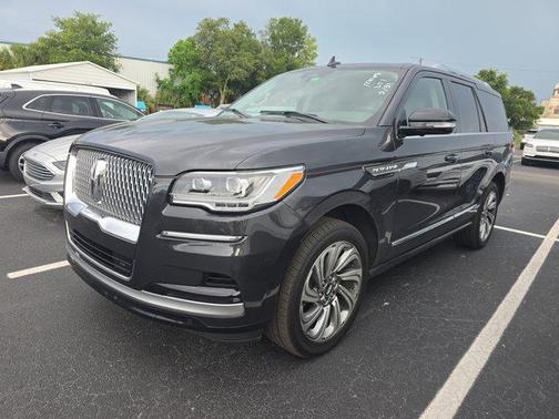 2022 Lincoln Navigator Standard