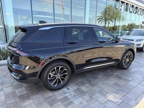 INFINITE BLACK MET CC 2026 Lincoln Nautilus Premiere