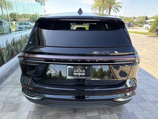 INFINITE BLACK MET CC 2026 Lincoln Nautilus Premiere