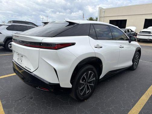 2024 Lexus RZ 300e Premium