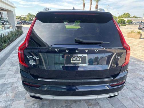 2017 Volvo XC90 T6 Momentum
