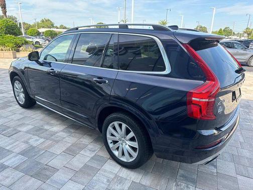 2017 Volvo XC90 T6 Momentum