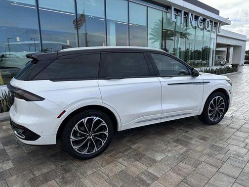 2024 Lincoln Nautilus Reserve