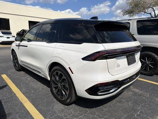 2024 Lincoln Nautilus Reserve