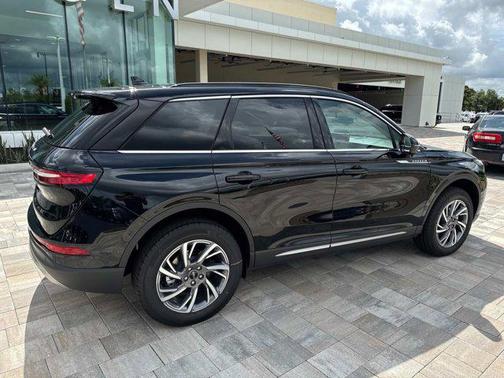 2025 Lincoln Corsair Premiere