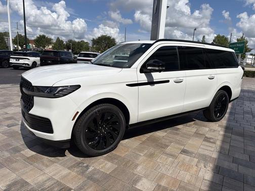 PRISTINE WHITE METALLIC 3C 2026 Lincoln Navigator Reserve