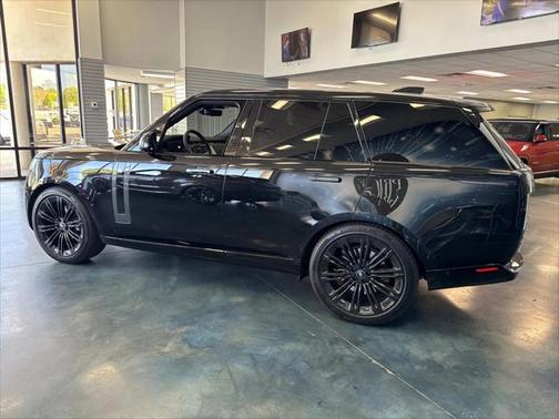2025 Land Rover Range Rover P530 SE