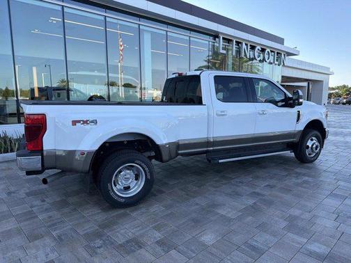 White 2022 Ford F-350 Lariat
