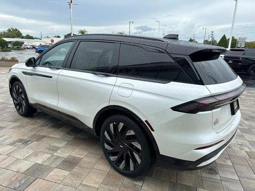 2025 Lincoln Nautilus Reserve