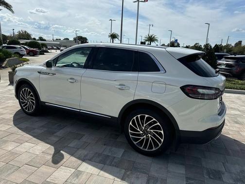 2020 Lincoln Nautilus Reserve