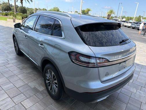 Silver Radiance Metallic Clearcoat 2023 Lincoln Nautilus Standard