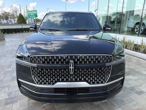Infinite Black Metallic 2026 Lincoln Navigator Reserve