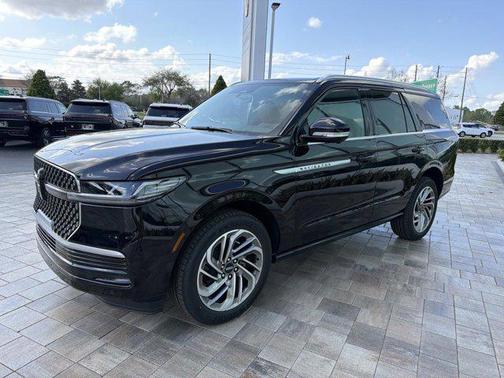 Infinite Black Metallic 2026 Lincoln Navigator Reserve